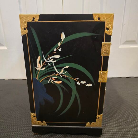 Vintage and hand painted jewelry box from the 1970s made in Taiwan. - Picture 3 of 7